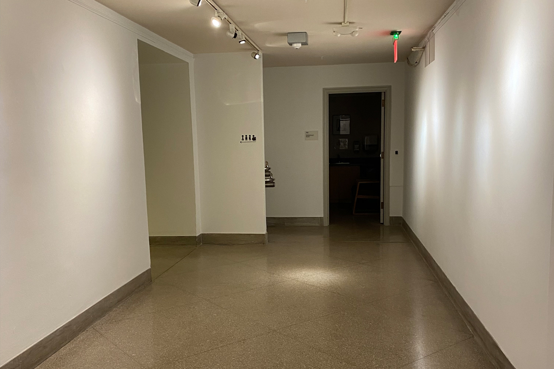L Gallery