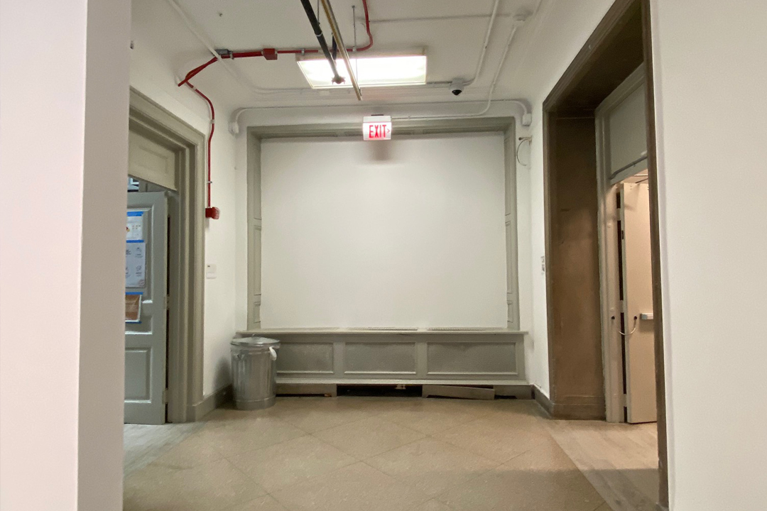 White Walls Gallery