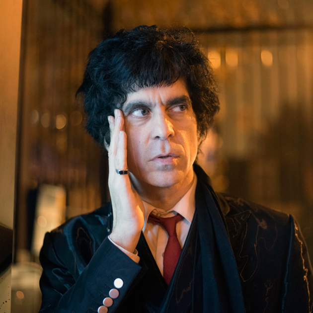 Ian Svenonius on street at night