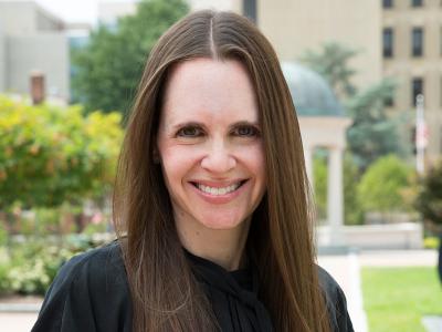 Photo of Stephanie Travis