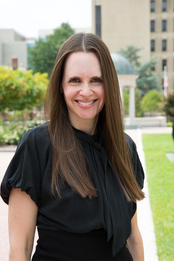Photo of Stephanie Travis